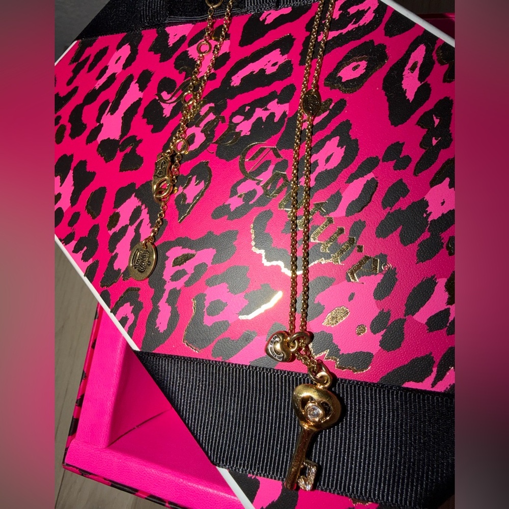 Y2K OG Vintage Juicy Couture Gold Key Pendant Necklace